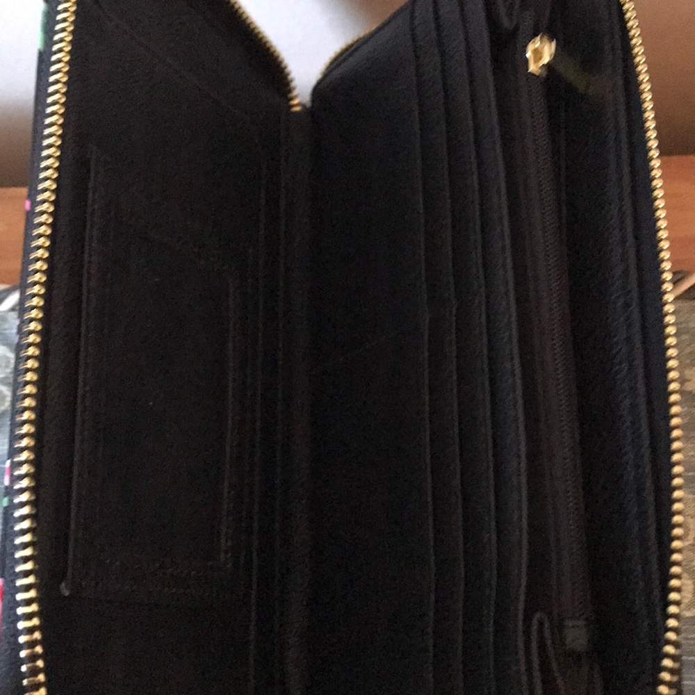 BETSEY JOHNSON WALLET/WRISTLET RETAIL 58.00 NWT - Picture 4 of 8